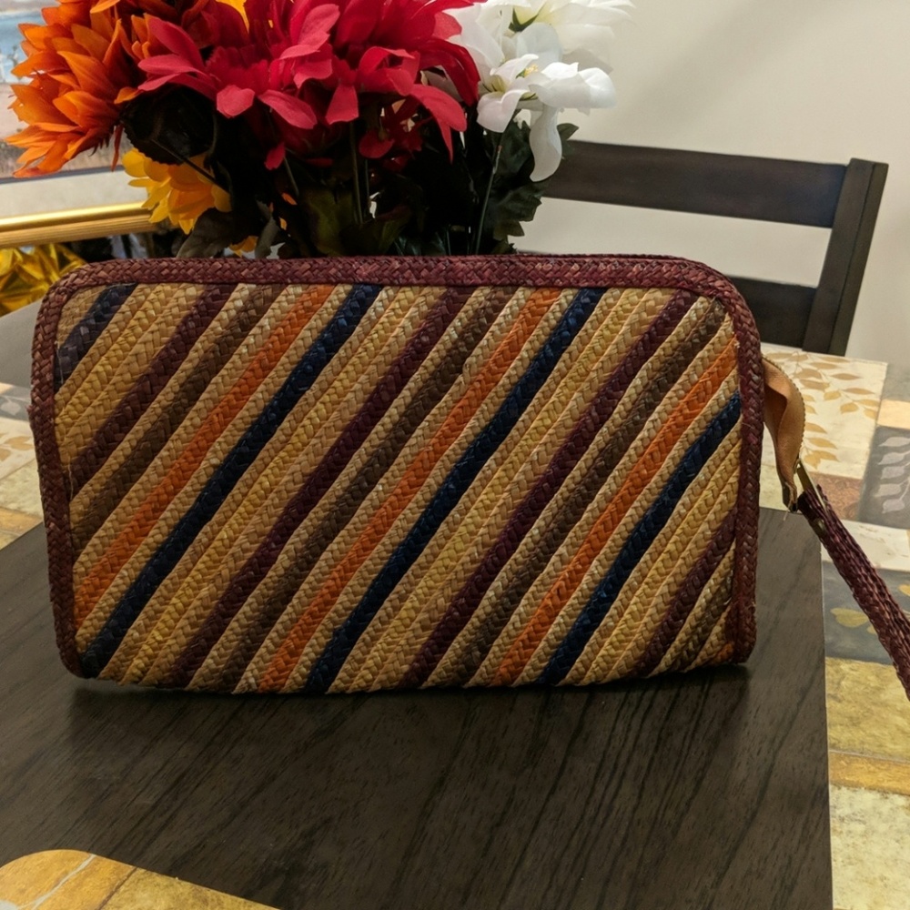 Tianjin Clutch of Many Colors